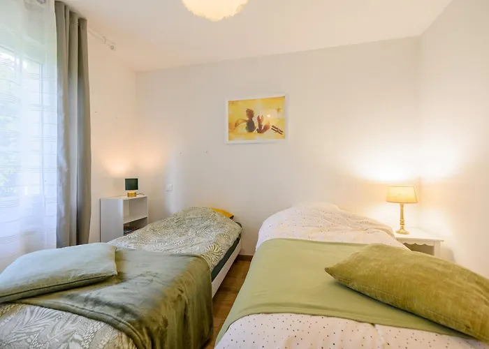 Maison Plain Pied 펜션 Maubert-Fontaine